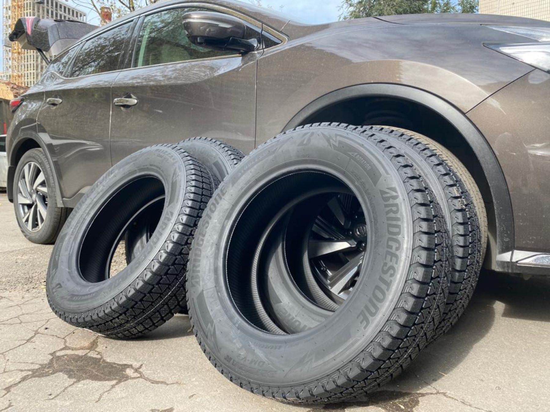 Bridgestone v3 отзывы. Bridgestone Blizzak DM-v3. Автошины Bridgestone Blizzak DM v3. Bridg DM-v3. Blizzak 235/55/19 DM v3.