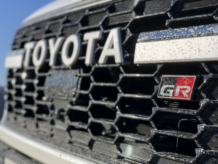 Доставка Toyota Land Cruiser 300 из Китая в Россию будет организована