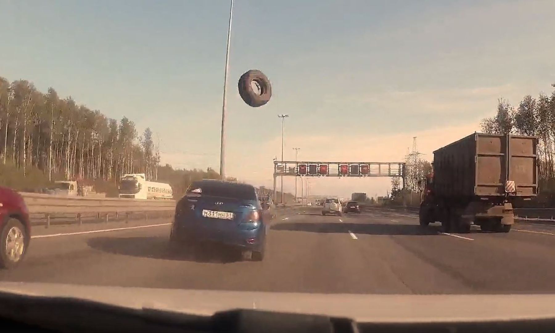 От автомобиля отлетело колесо это дтп или нет