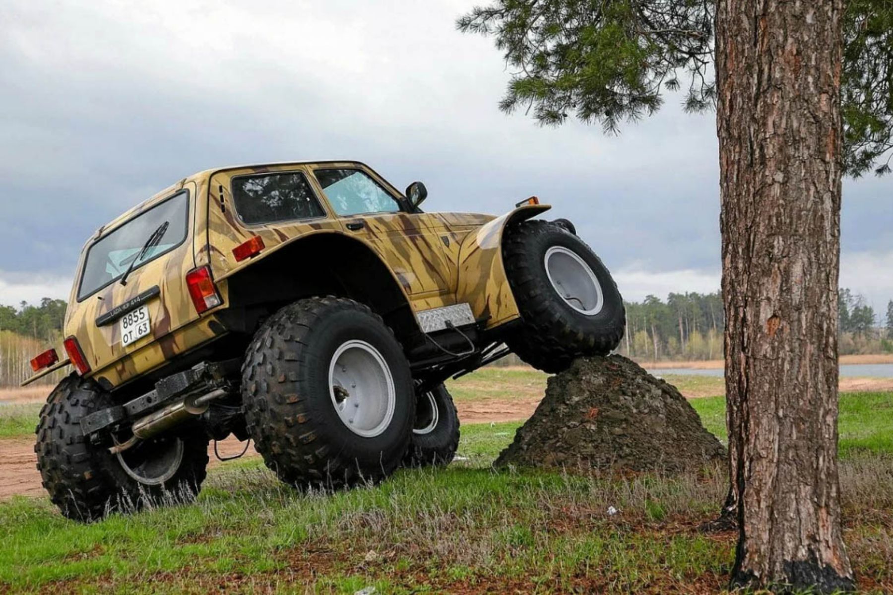 Jeep с большими колесами