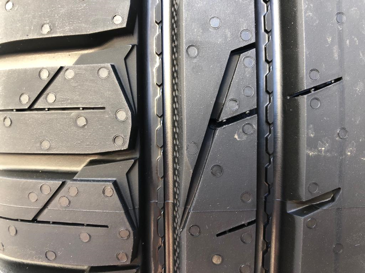 Nokian wetproof. Nokian autograph ultra 2 suv. Нокиан хакапелита 7 направление вращения. Ikon tyres 265/45/21 t 108 ikon autograph snow 3 suv xl. Nokian autograph ultra 2 suv.