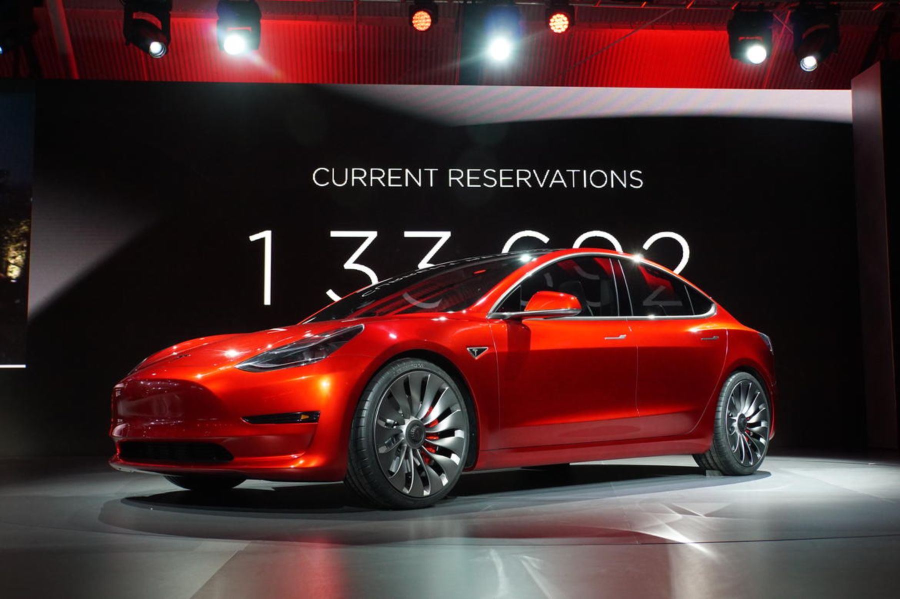 Tesla сколько может проехать
