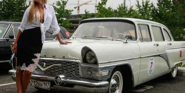 Как сексуальные «старушки» зажигали на ретроралли «Из прошлого в будущее»