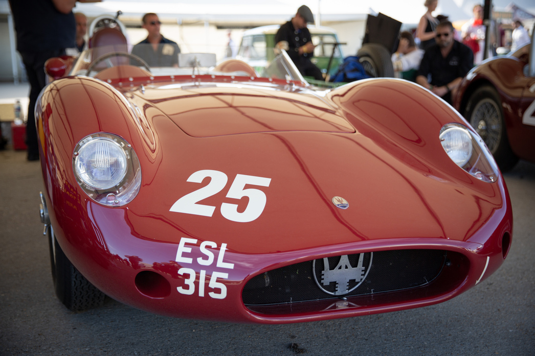 Впрочем, имеются экземпляры и поинтереснее. Например, Quattroporte Series 1 – первый серийный автомобиль Maserati.

