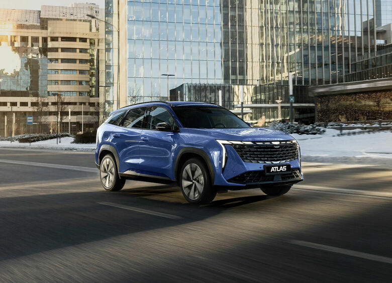 Изображение Новый Geely Atlas появился в автосалонах, но забрать его пока нельзя