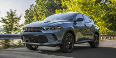 В Россию привезли новый кроссовер Dodge