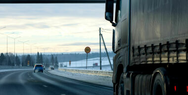 Зачем дальнобойщики выдергивают на ходу предохранители