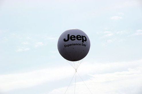 Впрочем, это всегда было его особенностью, доставшейся ему в наследство от Willys-Overland, которая, в итоге, в той или иной степени передалась и всем остальным машинам бренда.