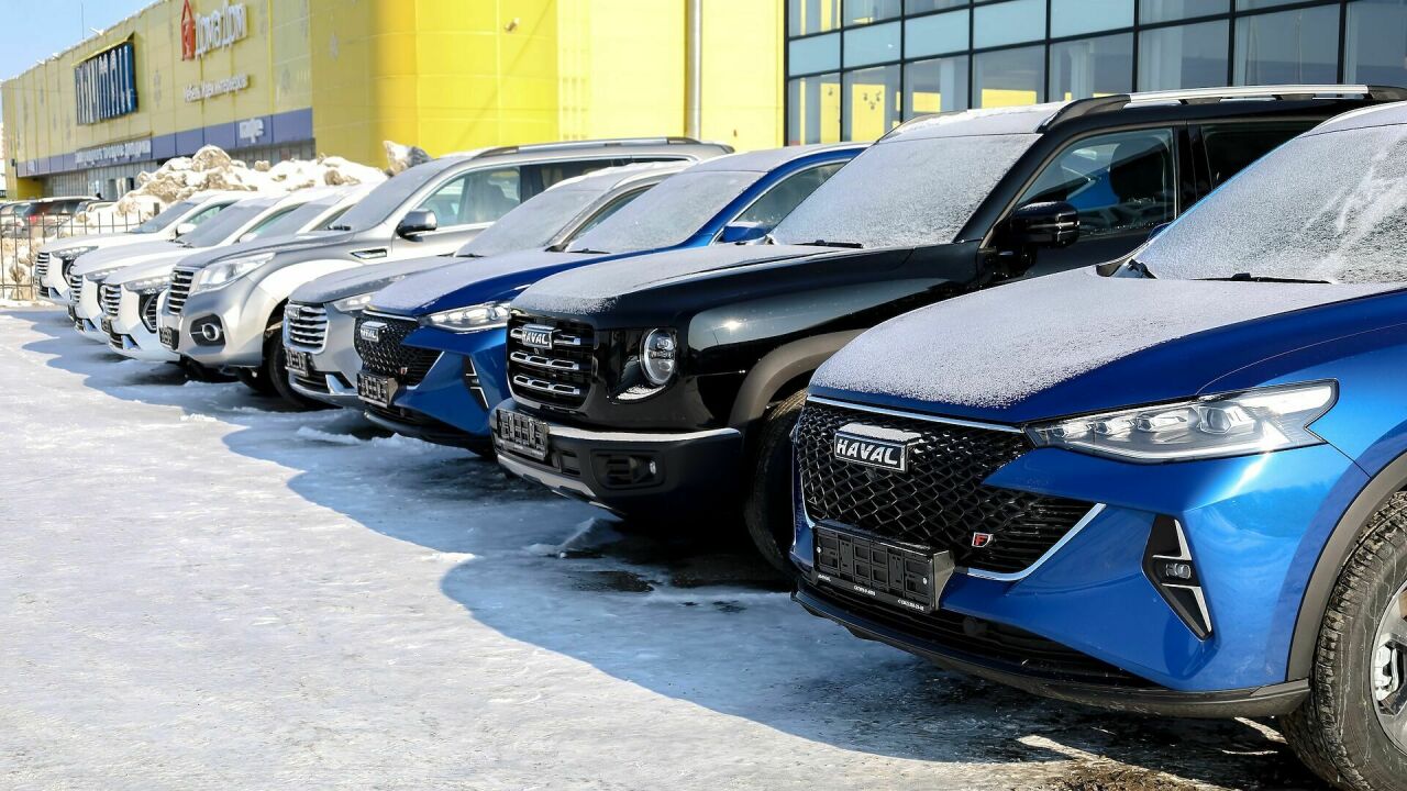 У российских автодилеров началось затоваривание складов китайскими машинами
