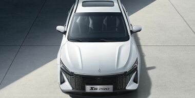 В России начались официальные продажи седана Livan S6 Pro