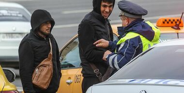 Совет Федерации назвал электронные водительские «права» опасными