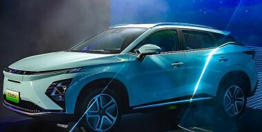 Названы сроки выхода в России нового кроссовера Omoda на электротяге