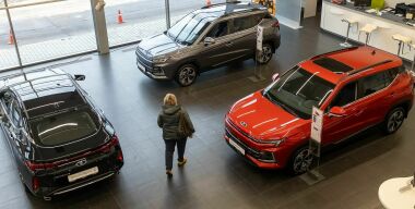 Мишустин велел контролировать цены на автомобили