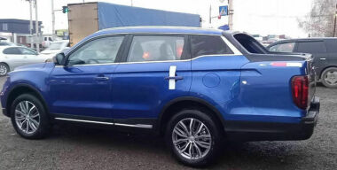 В Россию привезли весьма странный Geely Atlas-пикап