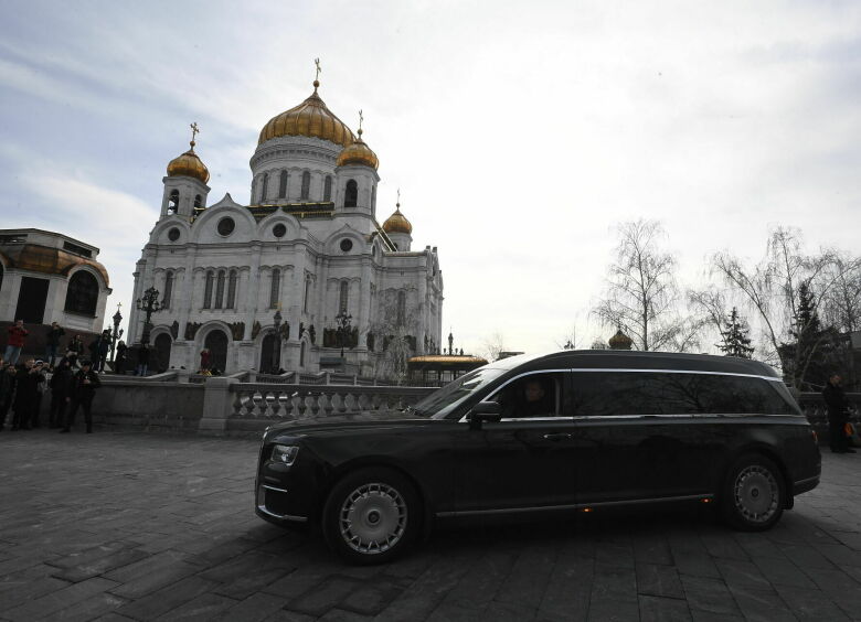 Изображение Путин пересаживает чиновников на отечественные авто. Китайцы потирают руки