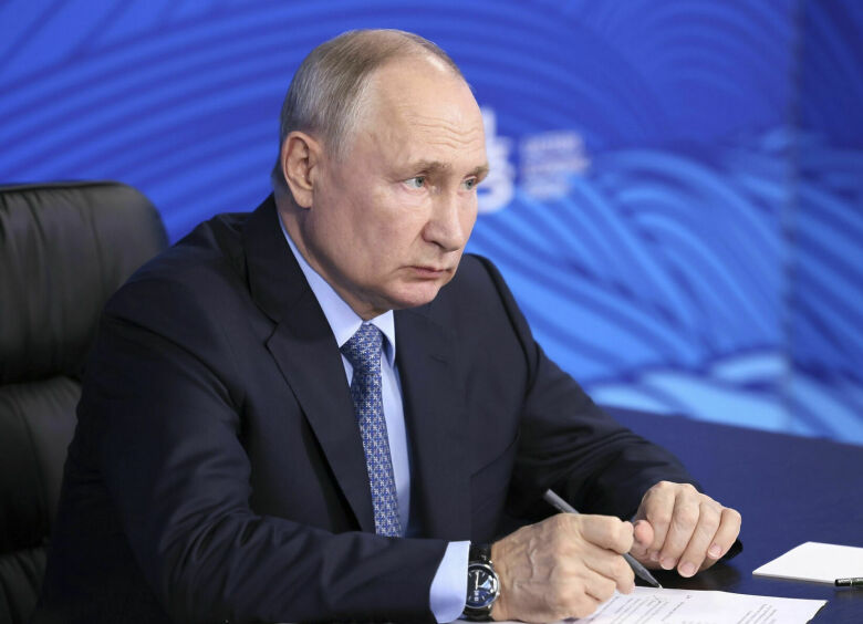 Изображение Президент Путин пообещал построить скоростное шоссе от Санкт-Петербурга до Владивостока