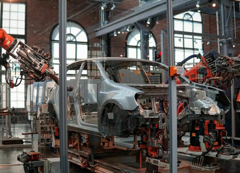 Изображение Российские автозаводы стали выпускать в два раза больше автомобилей