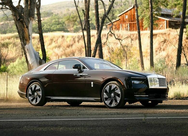 Изображение В России выставили на продажу первый серийный электрокар Rolls-Royce