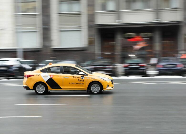 Изображение Российских таксистов могут принудительно пересадить на электромобили