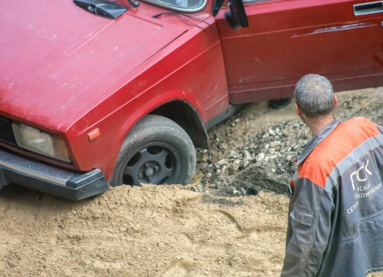 Изображение Повреждения автомобилей из-за ям и сугробов предложили «покрыть» полисом ОСАГО
