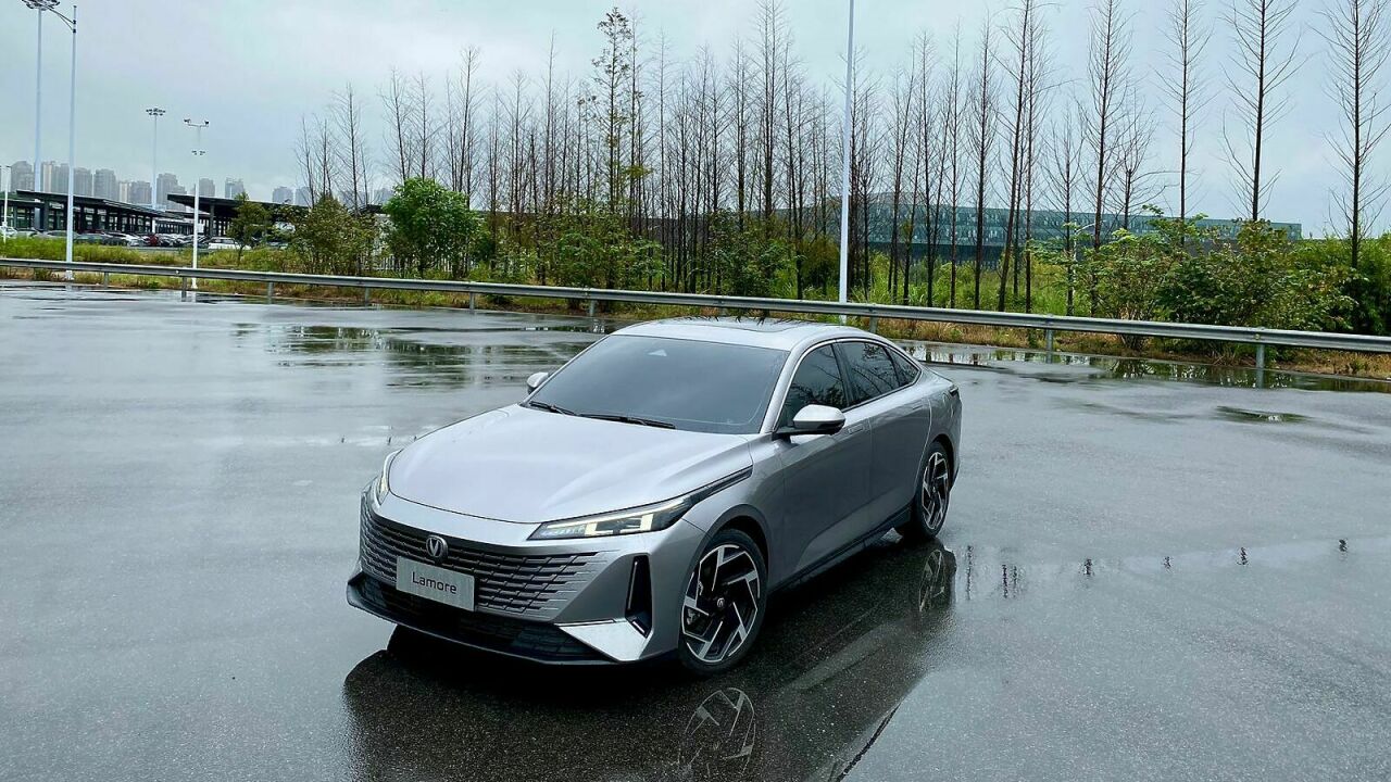 Киллер» Toyota Camry: первый тест-драйв новейшего Changan Lamore -  АвтоВзгляд