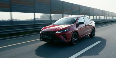 Роскошь с излишествами: объявлен старт российских продаж седана Omoda S5 GT