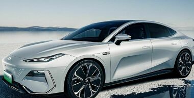 Geely показала официальные изображения седана Galaxy E8