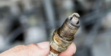 Смертельный приговор: почему белый нагар на свечах зажигания опаснее черного