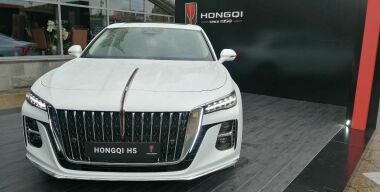 Автомобили Hongqi не будут собирать на бывшем заводе Mercedes-Benz в Подмосковье