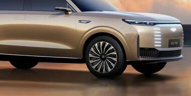 Chery показала первое фото полноразмерного кроссовера T11