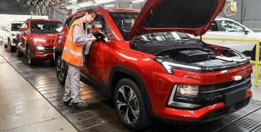 Объем производства автомобилей в России вырос почти в полтора раза