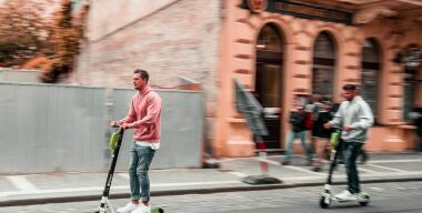 Столичные власти ищут способ идентификации электросамокатчиков