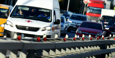 ГИБДД оскандалилась, LADA Vesta подорожала, за электрокаром «Атом» выстроились очереди: итоги недели