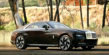 В России выставили на продажу первый серийный электрокар Rolls-Royce