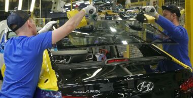 Петербургский завод Hyundai продлил простой до декабря
