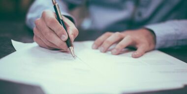 Власти хотят штрафовать страховщиков, которые отказывают клиентам в оформлении ОСАГО