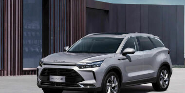 В Калининграде начали собирать китайские кроссоверы BAIC X7