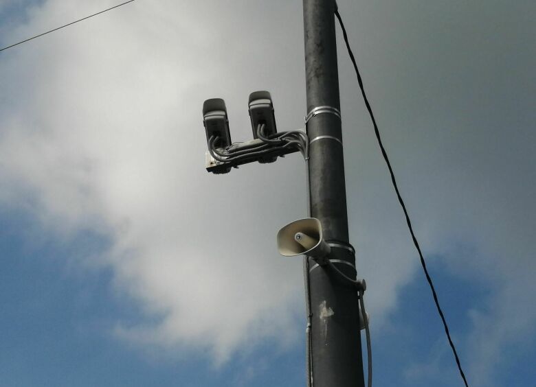 Изображение Зачем некоторые камеры ГИБДД оснащают рупорами громкоговорителей