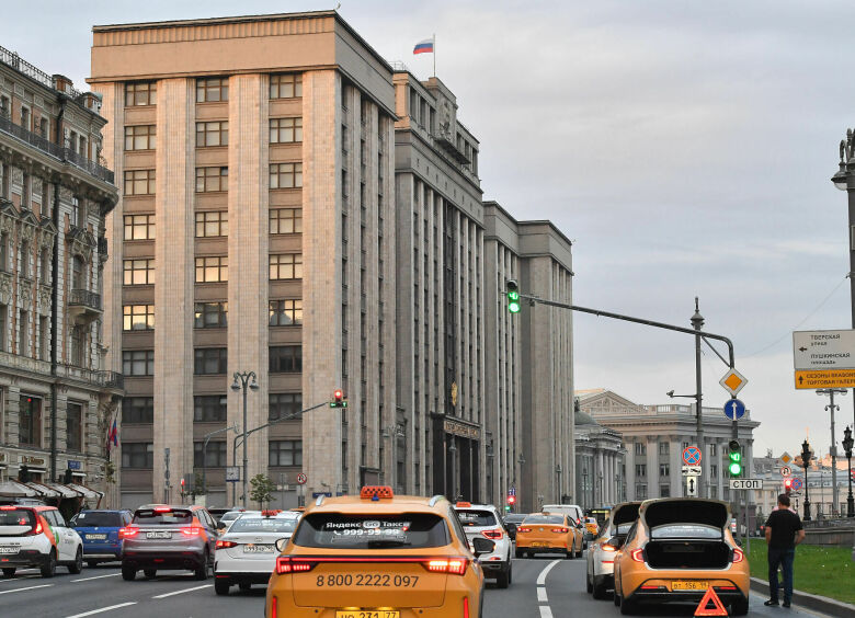 Изображение Правительство попросили сделать бесплатной парковку для новых российских авто