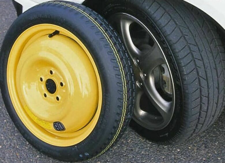 Изображение Зачем хитрые автовладельцы меняют полноразмерное запасное колесо на «докатку»