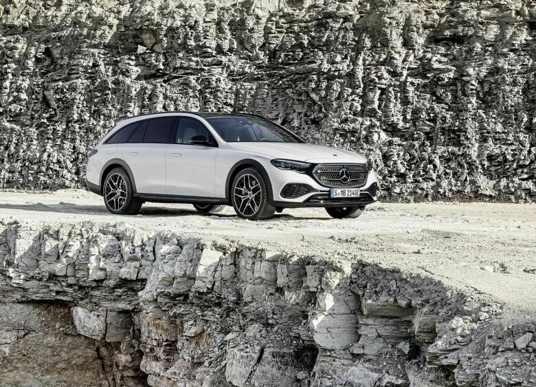 Изображение Mercedes-Benz выводит на рынок полноприводный универсал E-Class All-Terrain