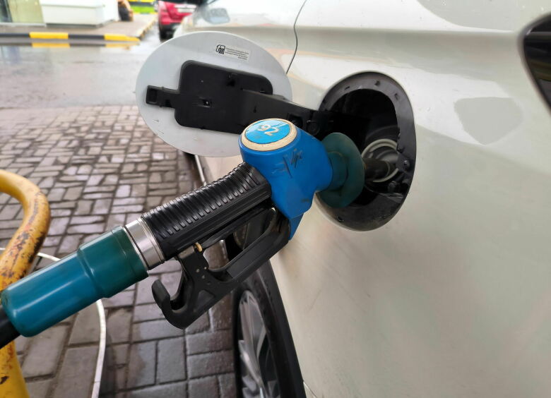 Изображение Мертвому припарка: власти лениво пытаются остановить рост цен на бензин