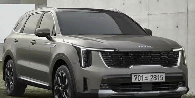 В Сети появились первые фото обновленного Kia Sorento
