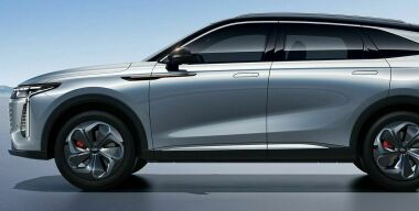 Футуристичный «китаец» за 5,4 «лямов»: чем удивил премиальный Exeed RX