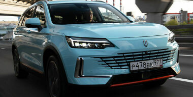 Названы российские цены новейшего кроссовера Skywell HT-i