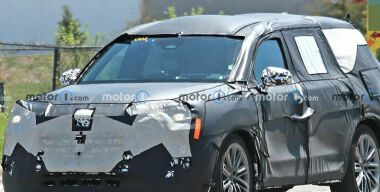 Фотошпионы заметили на дороге новейший Lexus TX