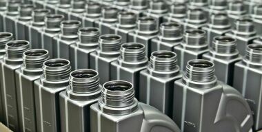 Правильный шаг к дефициту: поддельного моторного масла в России станет меньше