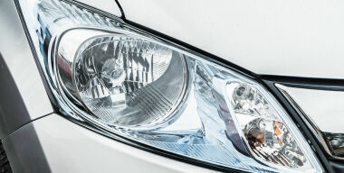 Как просто, быстро и дешево защитить фары автомобиля от сколов