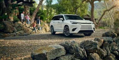 Японцы представили новейший кроссовер Lexus TX