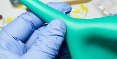 Незаменимая вещь: зачем хитрые водители возят с собой клизму